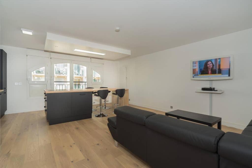 Lovely Apartment Close To A Big Shopping Mall Серри Экстерьер фото
